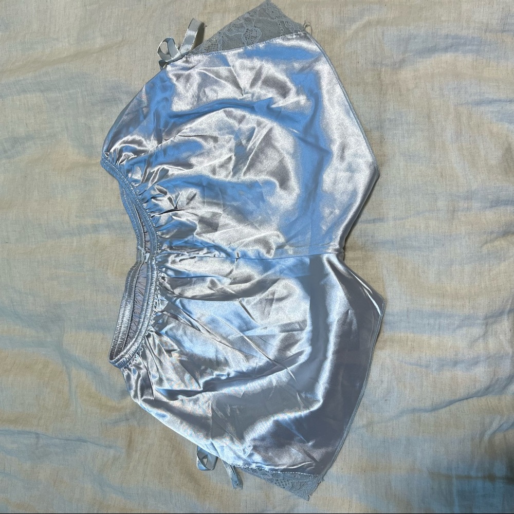 🥰 silky slinky light blue shorts sz xs